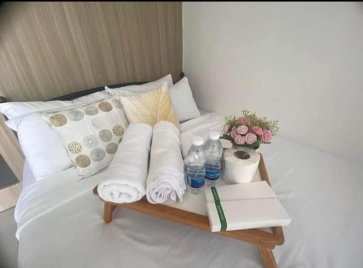 Yhanz Z Sea Residences Pasay Kültér fotó