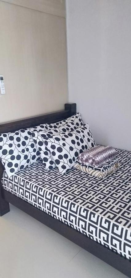 Yhanz Z Sea Residences Pasay Kültér fotó